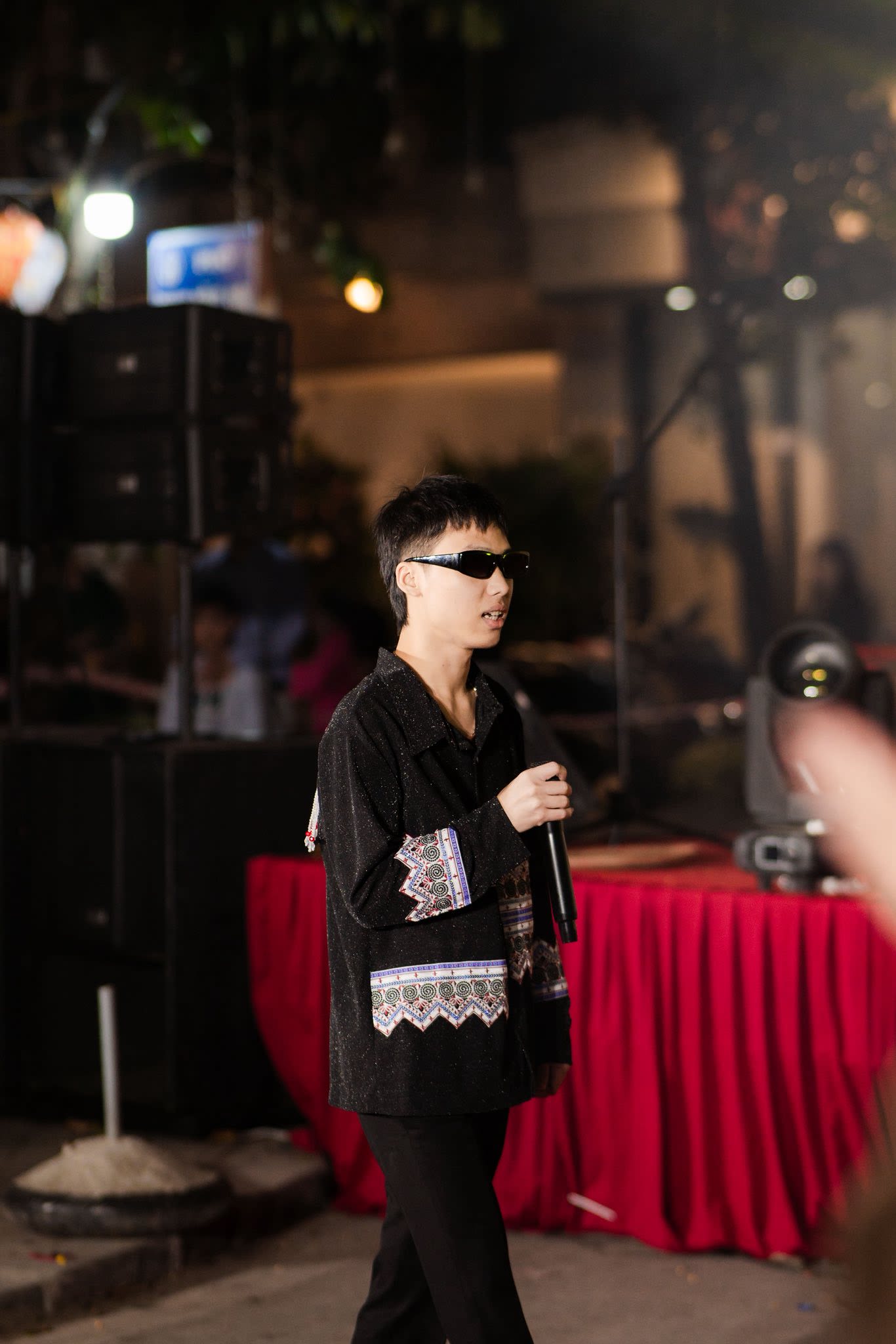 Vietnamese Hmong artist MADIIN.